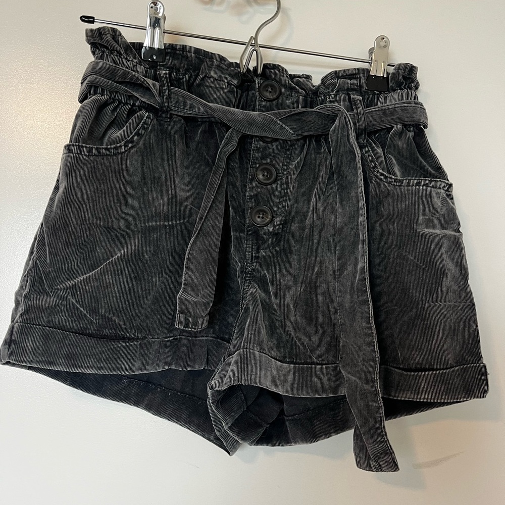 Corduroy grey shorts with tie in front